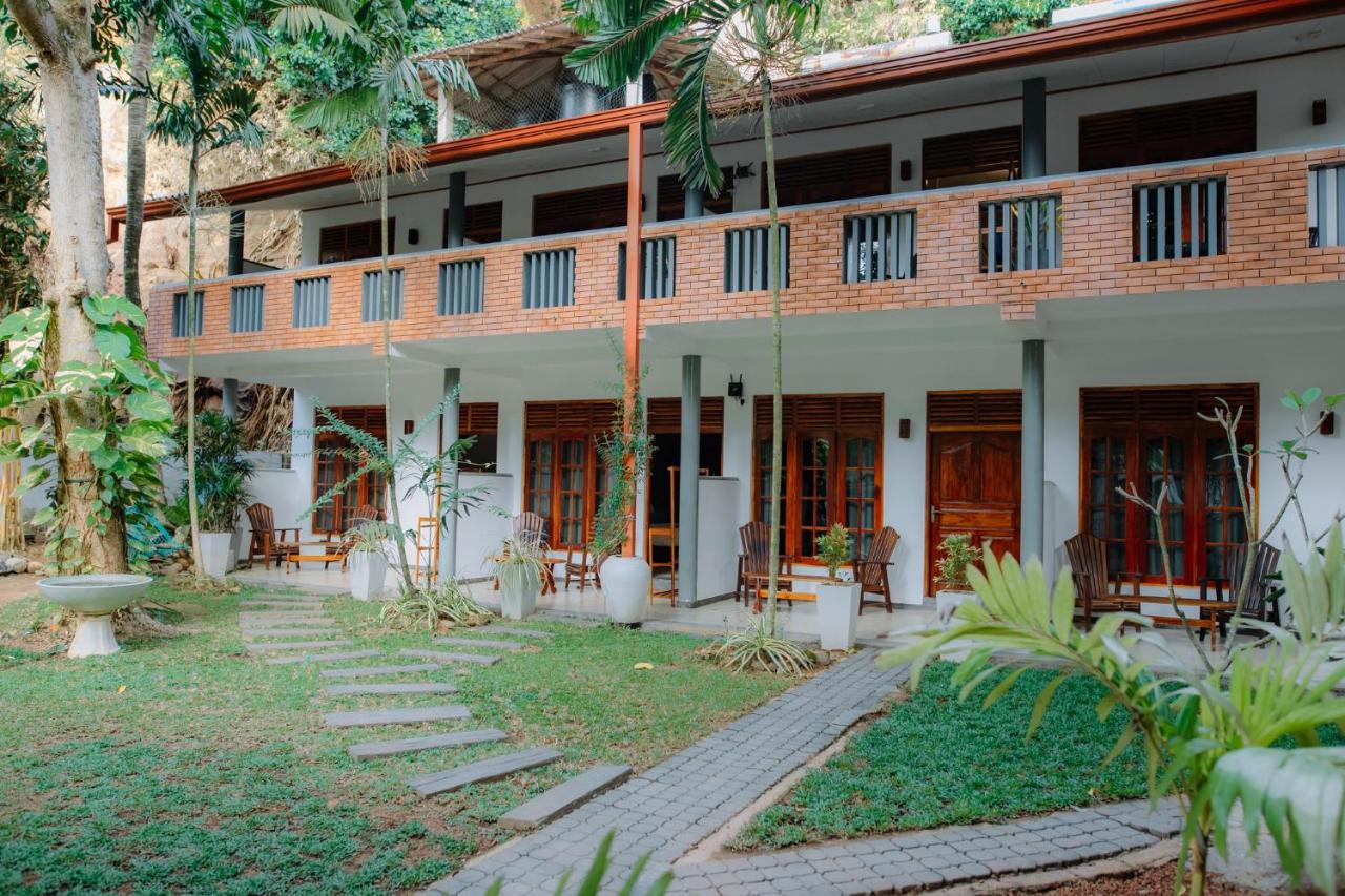Celestial Inn Mirissa Exterior foto
