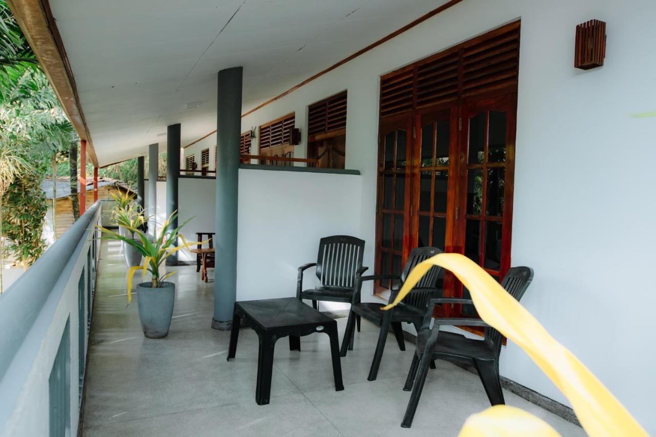 Celestial Inn Mirissa Exterior foto