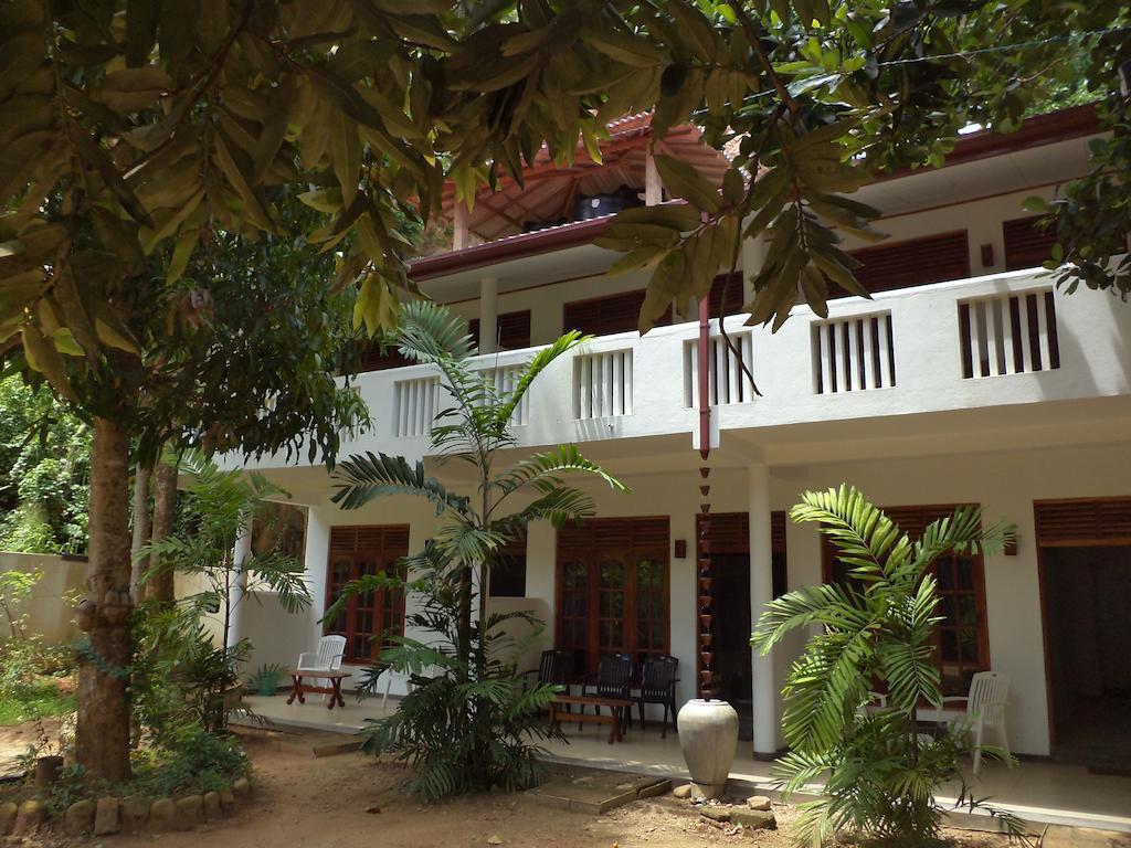 Celestial Inn Mirissa Exterior foto