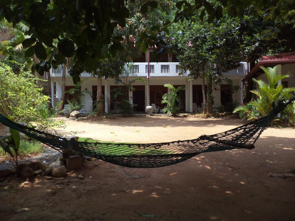 Celestial Inn Mirissa Exterior foto